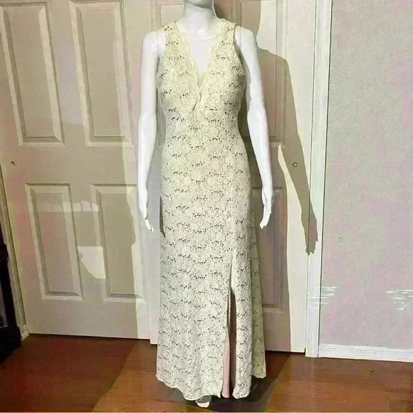 Nightway NW Womens Sleeveless Cocktail Dress Sequins Floral Sheath Mesh Size 10P - Picture 1 of 9